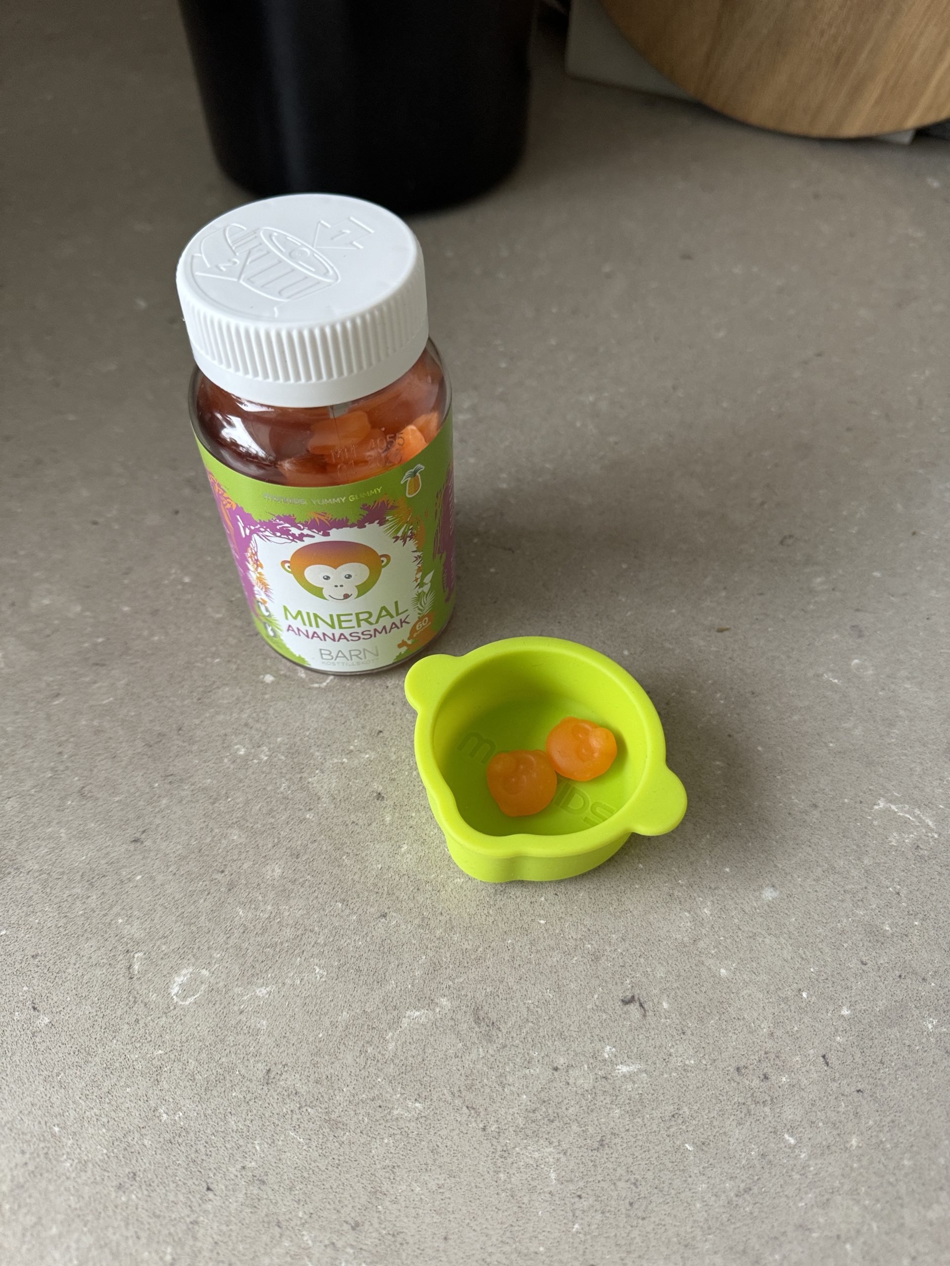 Monkids Silikonskål Grön Monkids Skål Grön silikon med gummies vitaminer Mineral Monkids